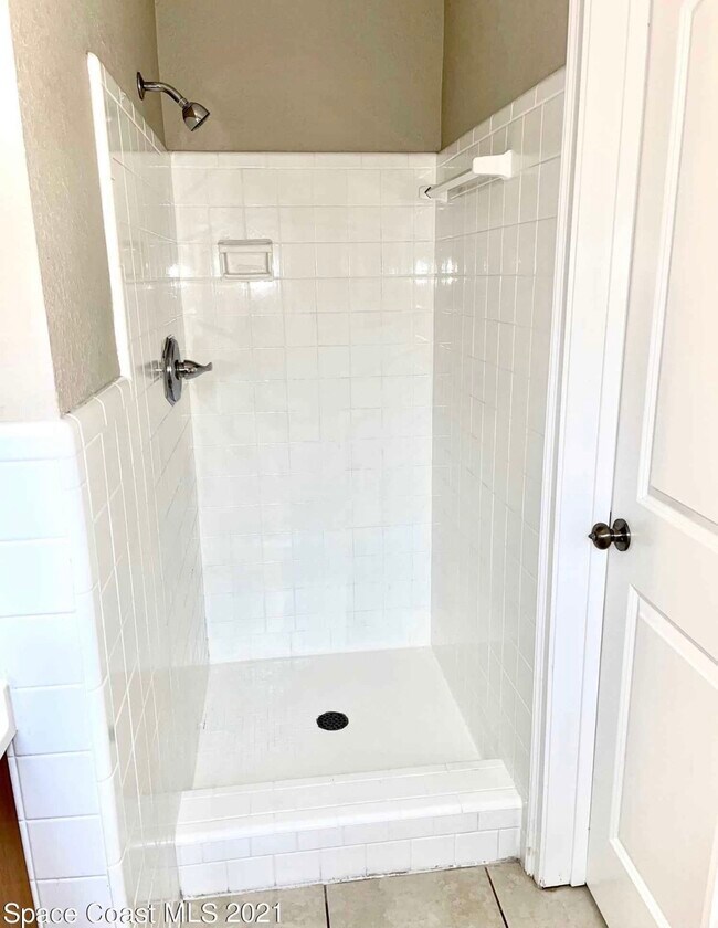 Bathroom 2 - 141 Saint George Rd