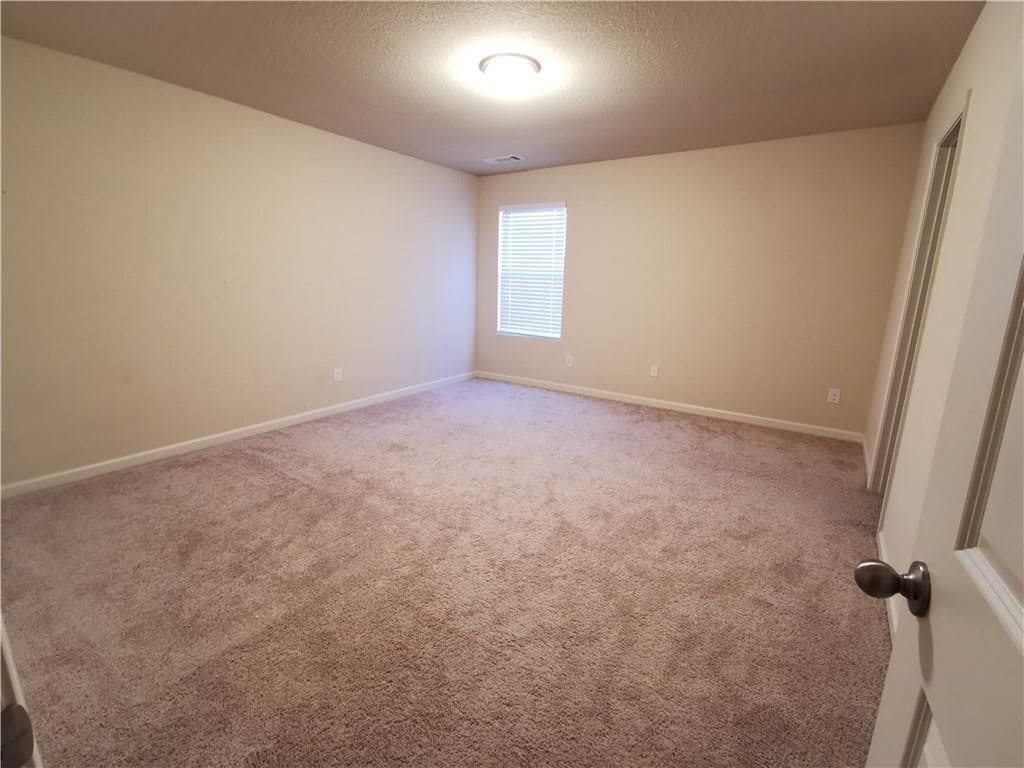 Building Photo - 11 Darling Ln