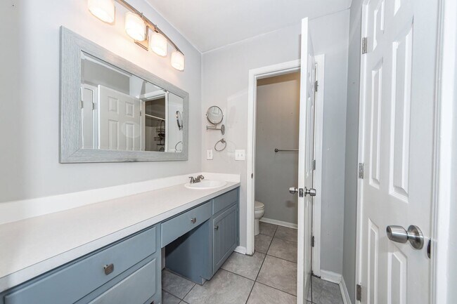 Building Photo - 4 Bedroom, 2.5 Bathroom Home in Tall Pines...