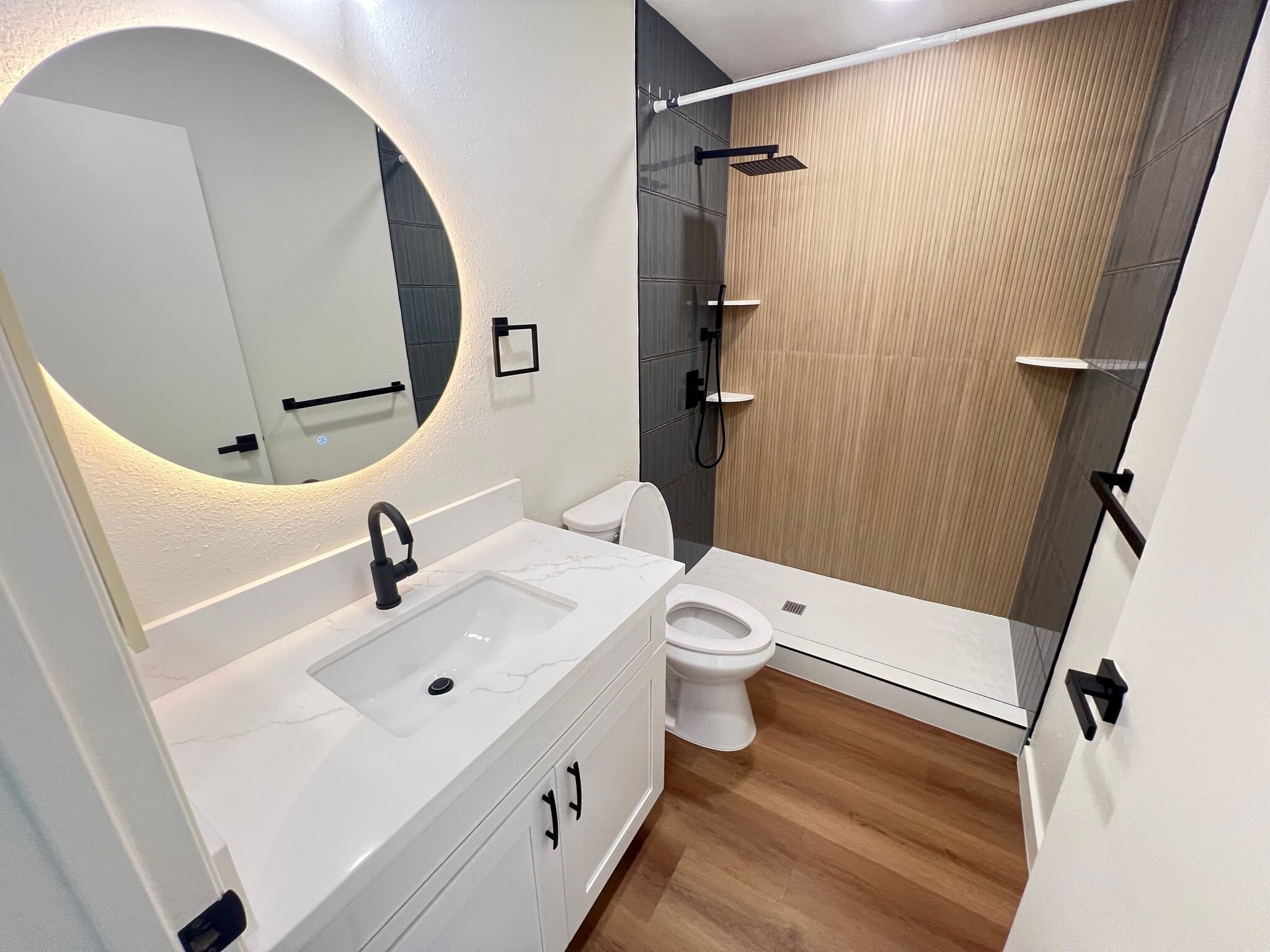 Building Photo - 94-690-690 Lumiauau St