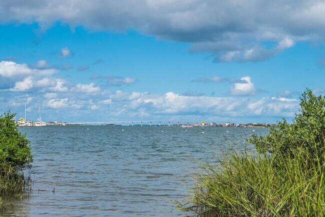 Building Photo - 30 Magnolia Dr