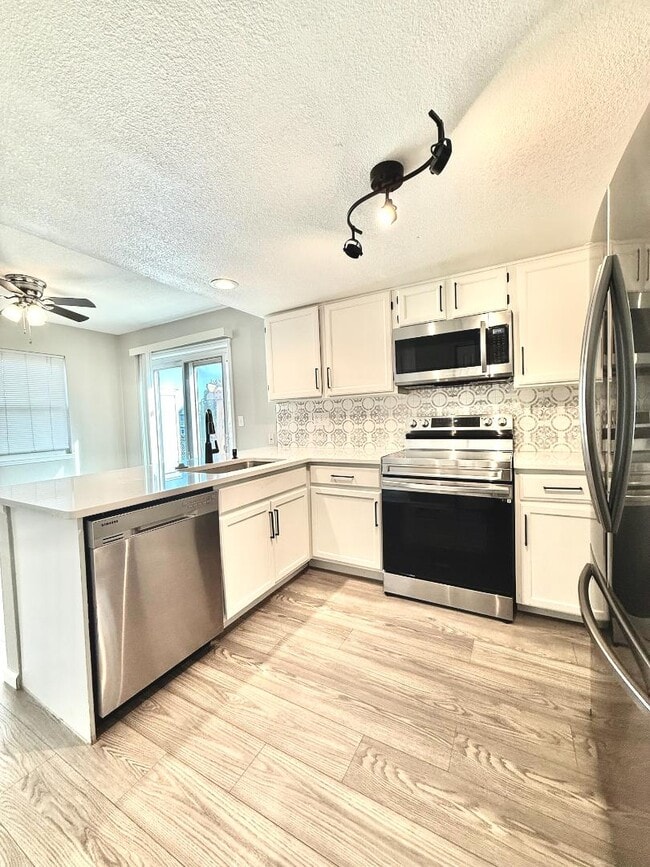 Building Photo - 1872 S Cathay Ct