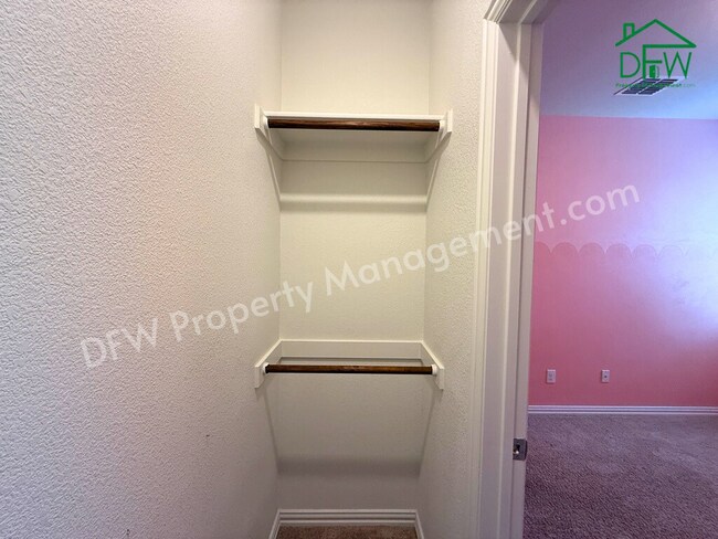 Building Photo - Spacious 4-Bedroom Home for Lease in Princeton!