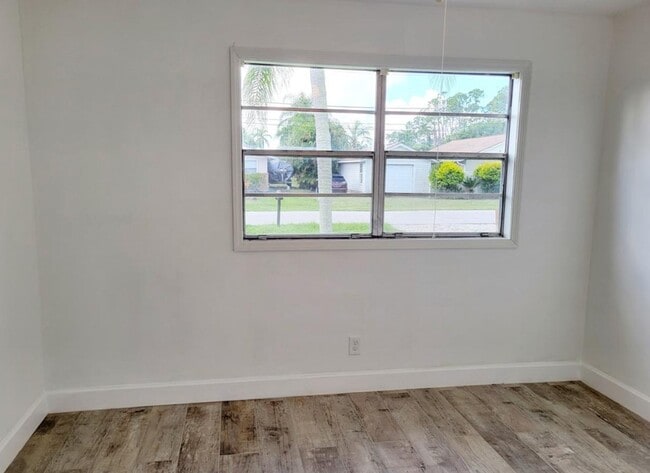 Building Photo - 9765 Montana Ct