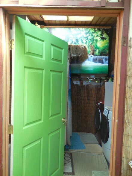 Building Photo - 281 Kaikea St