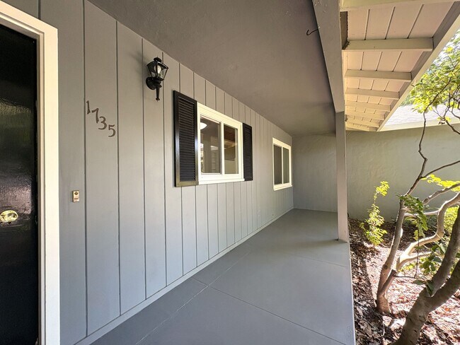 Building Photo - Charming 3BR/2BA Home in West Menlo Park