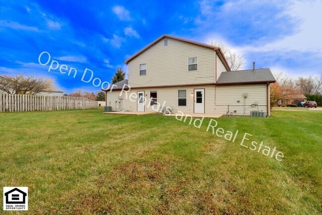 Building Photo - 5215 Vermont Ln