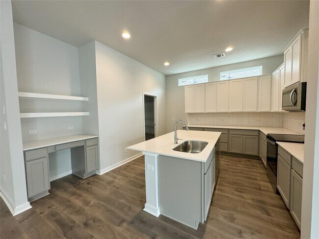 Building Photo - 2200 Grenache Dr