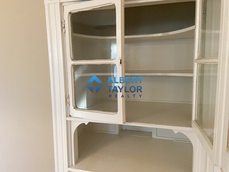 Building Photo - 1 Parker Hill Ter