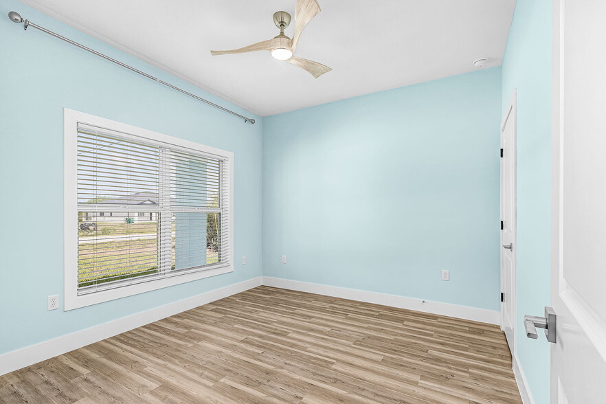 Building Photo - 7244 David Blvd