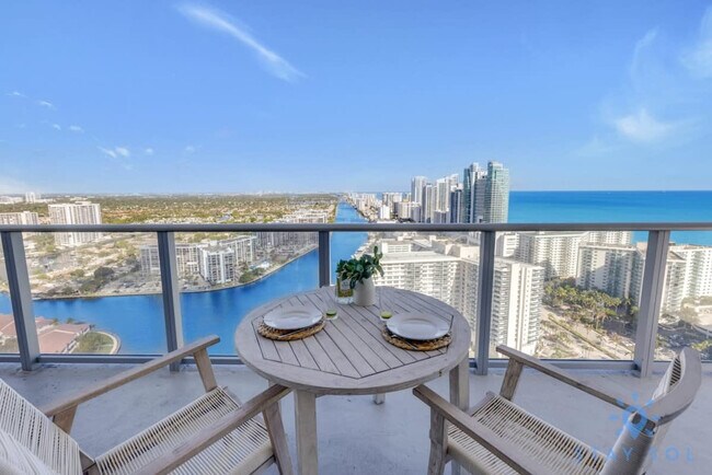 Building Photo - 4010 S Ocean Dr
