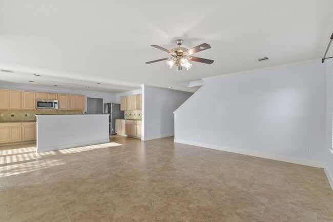 Building Photo - 15811 Vinemoss Ln