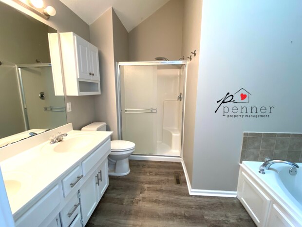 Building Photo - 2207 Cherokee Dr