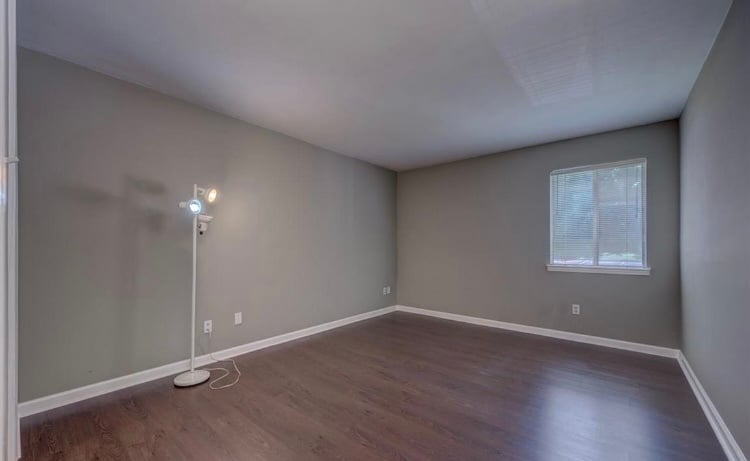 Building Photo - 422 Skyview Dr