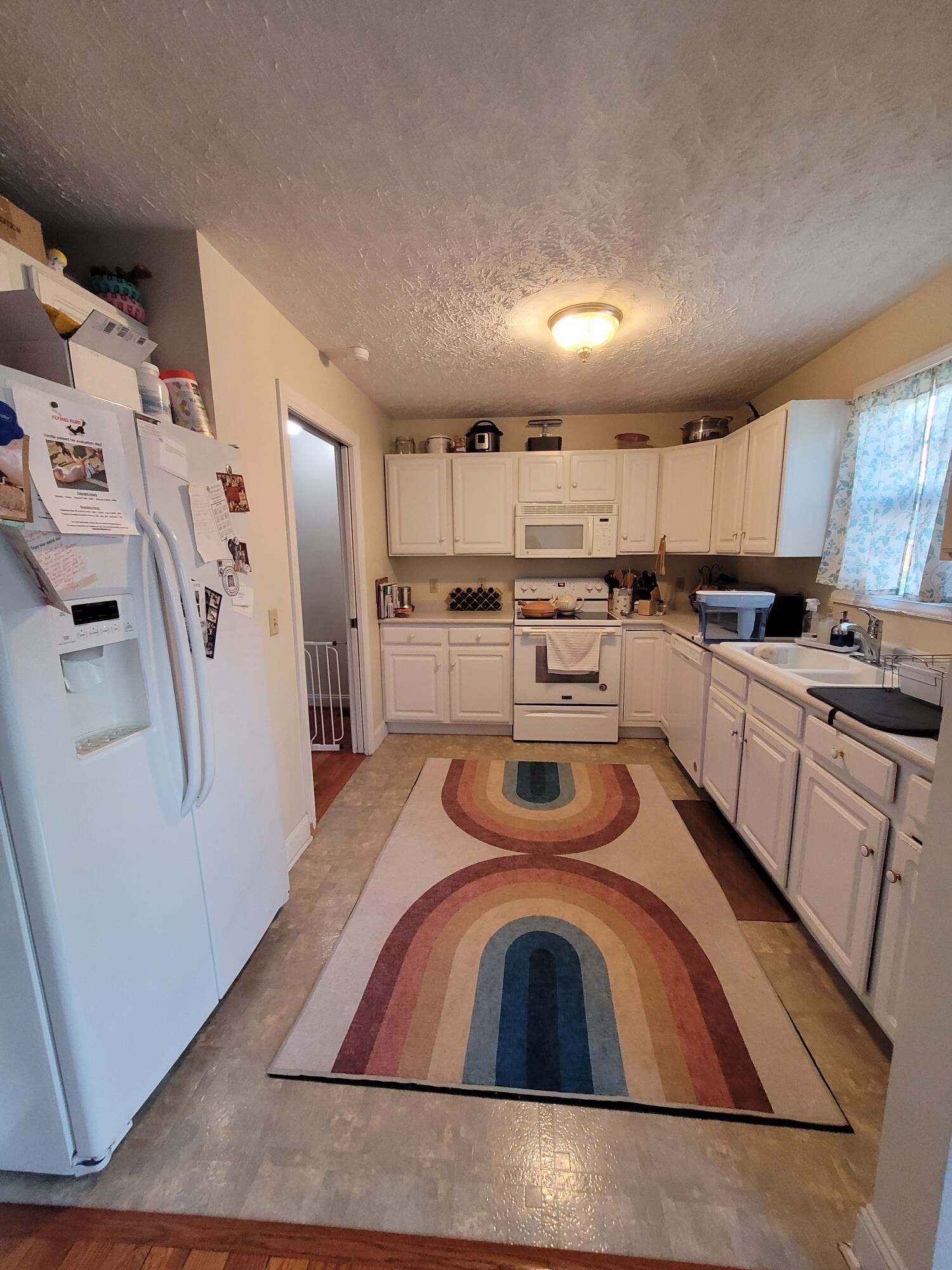 Kitchen - 515 Silver Leaf Dr
