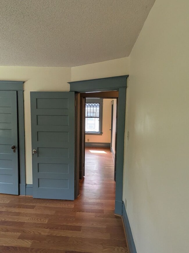 Building Photo - Charming 5-bedroom home in the heart of Hamline–Midway!