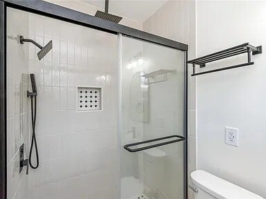 Building Photo - 38 Lourando Dr