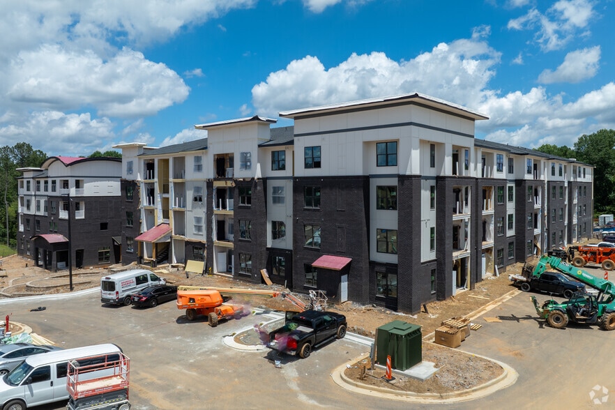 Main Building - Argento at Sugarloaf