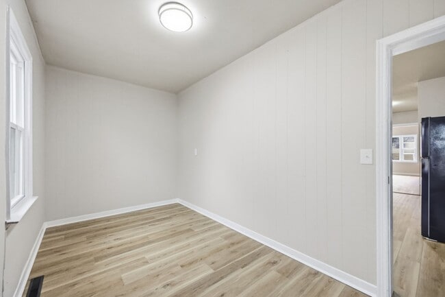 Building Photo - Cozy 3-Bedroom, 1-Bath Single-Family Home – 1,104 sq ft