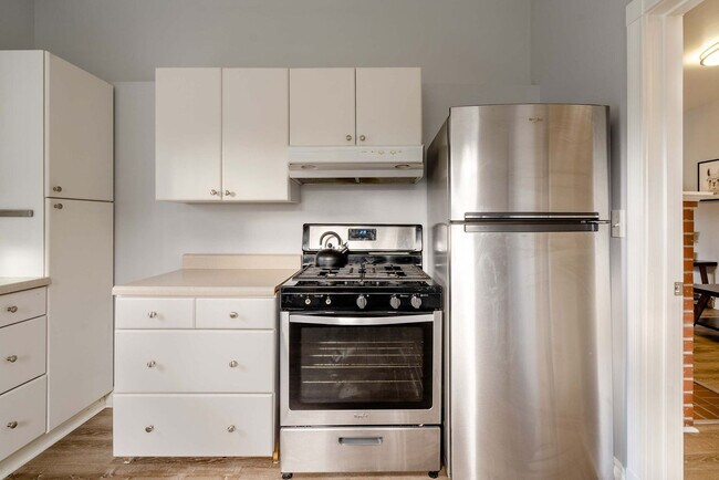 Building Photo - 4004 SE Division St