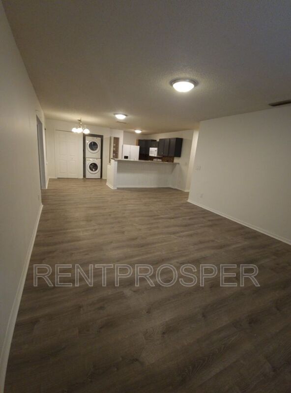 Building Photo - 3004 Patel Dr