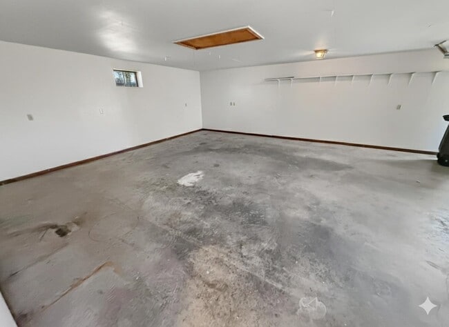 Building Photo - 2390 Brandenburg Rd