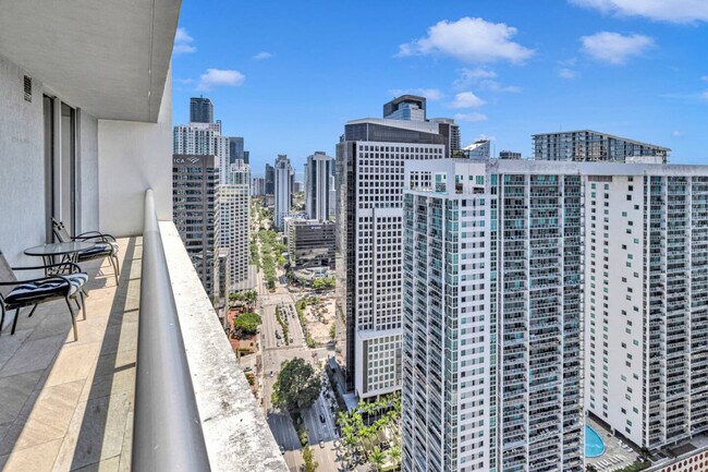 Building Photo - 485 Brickell Ave