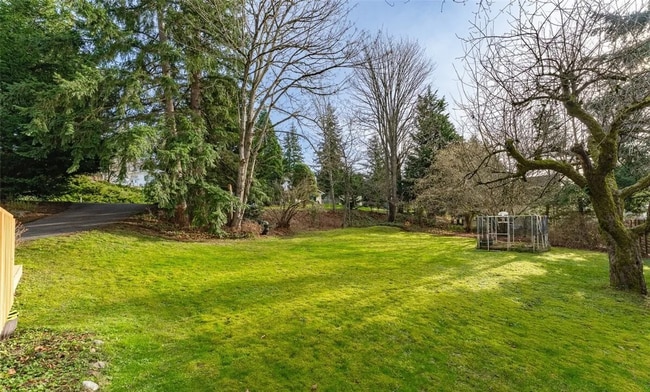 Building Photo - Welcome to this charming and inviting 3-bedroom, 1.5-bath home