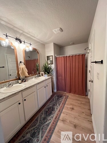 Building Photo - 5236 Peach Dr