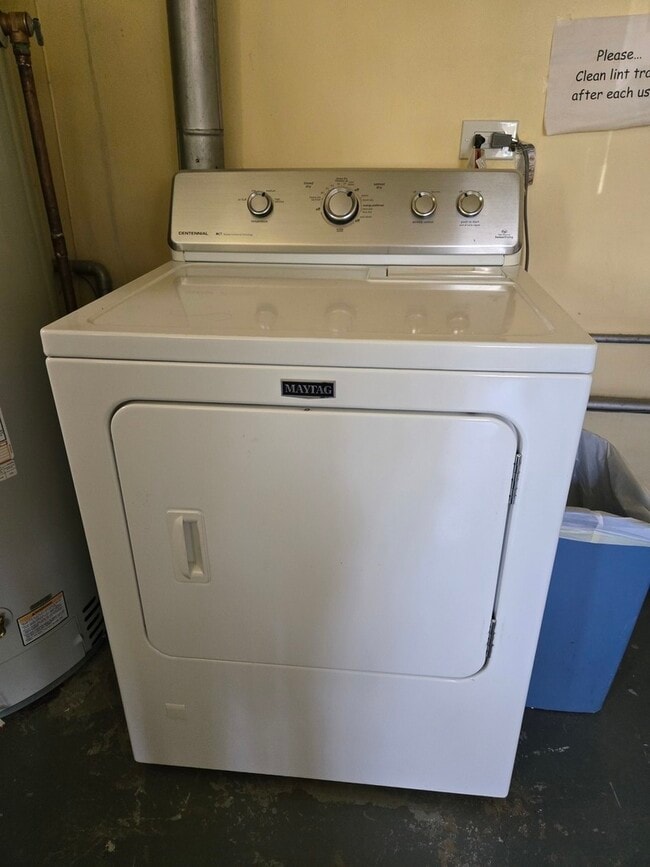 Building Photo - 7126 W Jarvis Ave