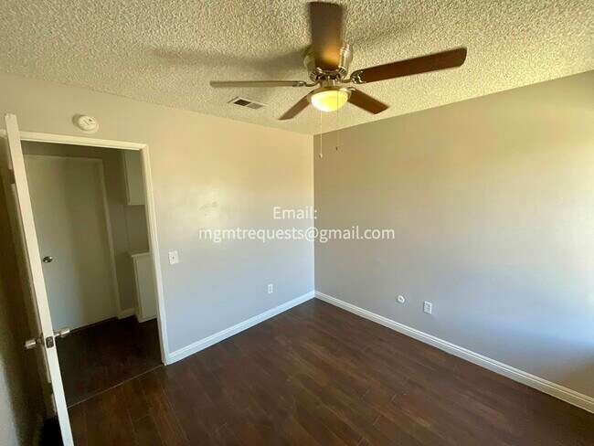 Building Photo - 16830 Village Ln