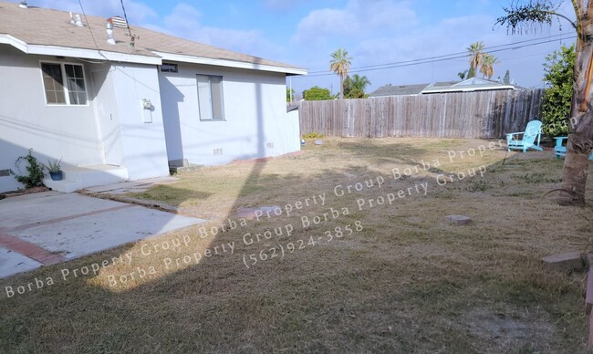 Building Photo - ***COMING SOON*** COZY 3 BED/2 BATH HOUSE ...