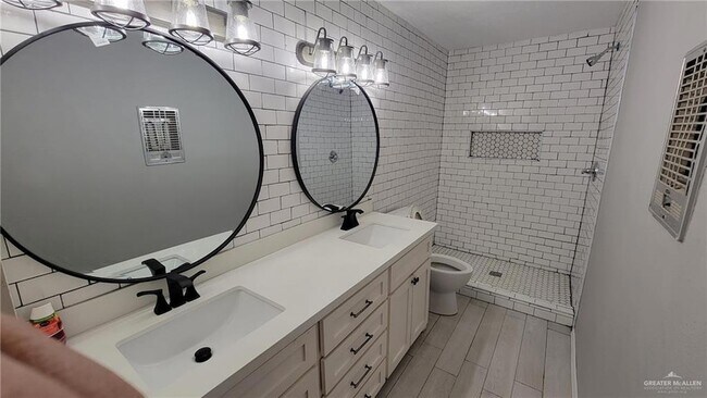 Building Photo - 2604 Quince Ln