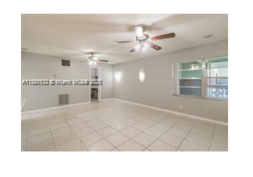 Building Photo - 4200 NW 3rd Ct