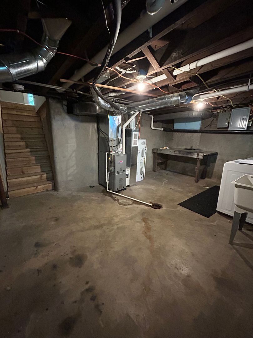 Building Photo - 822 Tippecanoe St