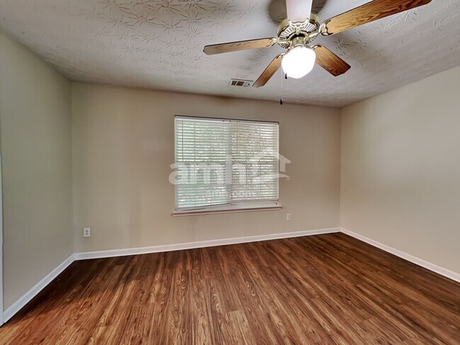 Building Photo - 204 Rankin Cir