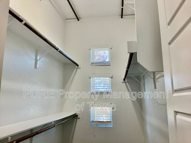 Building Photo - 18005 Pomelo Ln