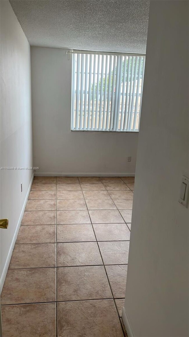 Building Photo - 4430 NW 79th Ave