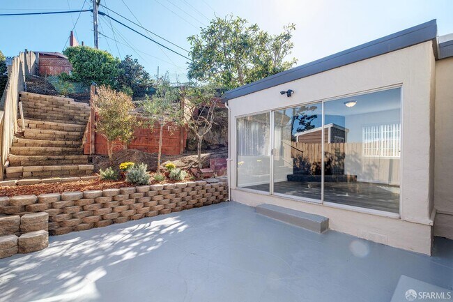 Building Photo - 97 Canyon Dr