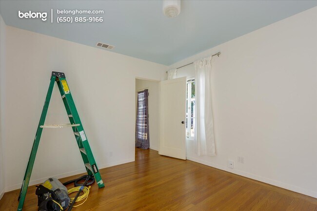 Building Photo - 420 9th Ave