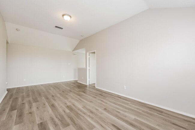 Building Photo - 2628 Loch Wood Dr