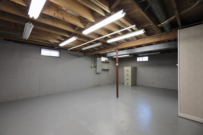 Building Photo - 2509 Paddock Ct