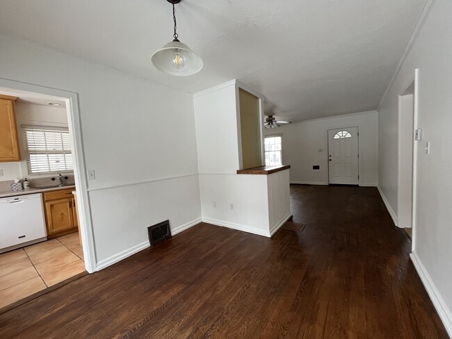 Building Photo - 2521 Dearborn St