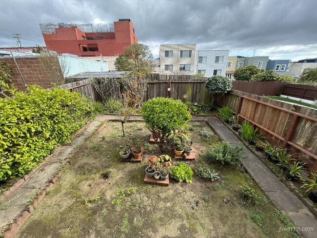 Building Photo - 714-716-716 35th Ave