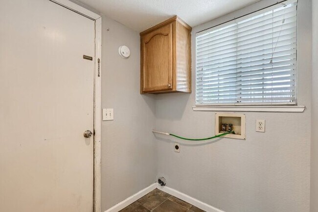 Building Photo - 4123 Pebble Oaks Ct, Antelope, CA, 95843