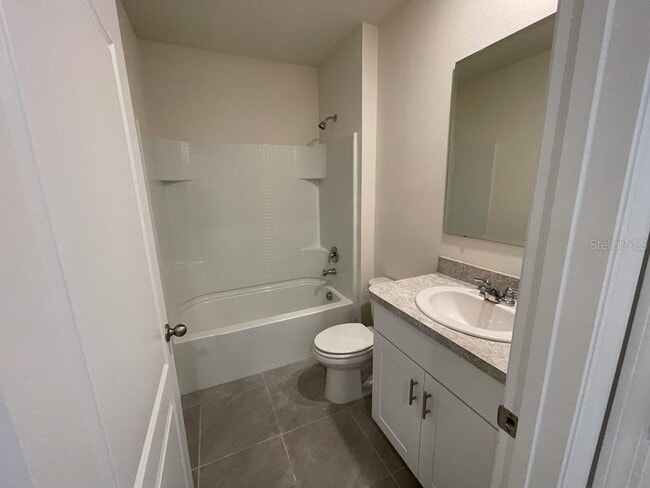 Building Photo - 1533 Quinta Rd