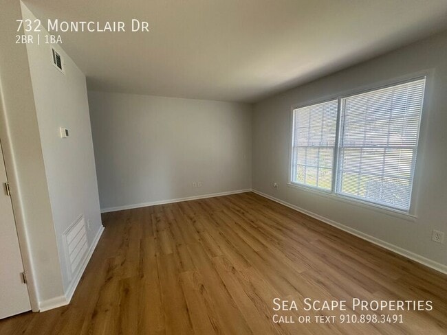 Building Photo - 732 Montclair Dr