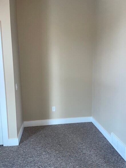 Building Photo - 48 Castle St