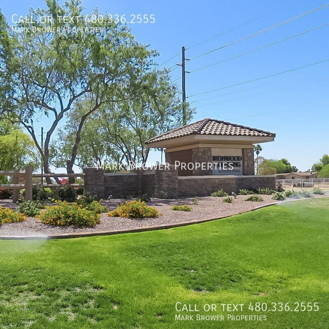 Building Photo - 724 W Dragon Tree Ave