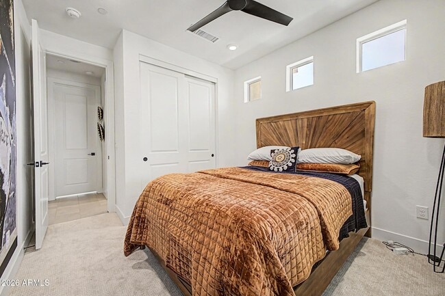 Building Photo - 2121 W Sonoran Desert Dr
